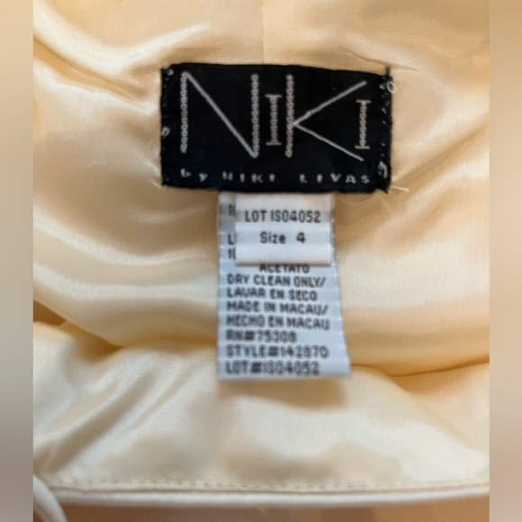 Niki Livas - gown satin cream color size 4 - Picture 5 of 9